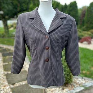DJ Summers pinstripe padded shoulders vintage blazer
